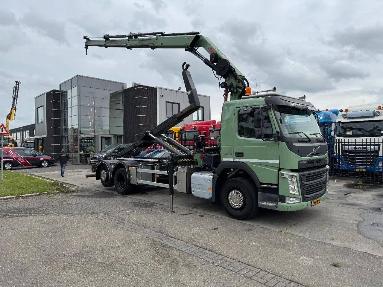 Volvo FM 370 6X2 VDL 21T HOOK + HIAB 211 + REMOTE CONT - Caminhão polibenne, Caminhão grua: foto 3 Volvo FM 370 6X2 VDL 21T HOOK + HIAB 211 + REMOTE CONT - Caminhão polibenne, Caminhão grua: foto 3