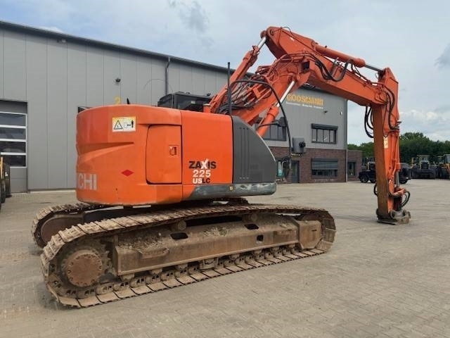 HITACHI ZX 225USLC-3 - Escavadora de rastos: foto 1 HITACHI ZX 225USLC-3 - Escavadora de rastos: foto 1