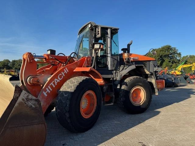 Hitachi ZW 180 - Carregadeira de rodas: foto 1 Hitachi ZW 180 - Carregadeira de rodas: foto 1