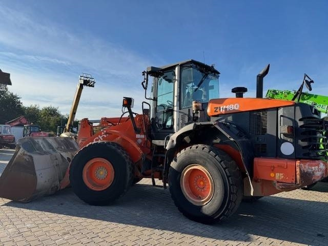 Carregadeira de rodas Hitachi ZW 180: foto 9