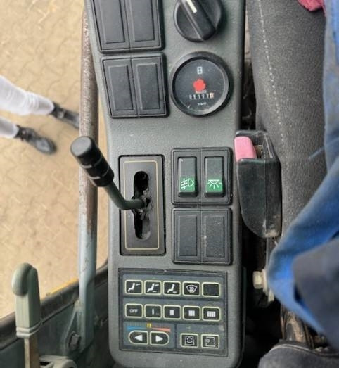 Escavadeira de rodas Volvo EW 160 B: foto 9