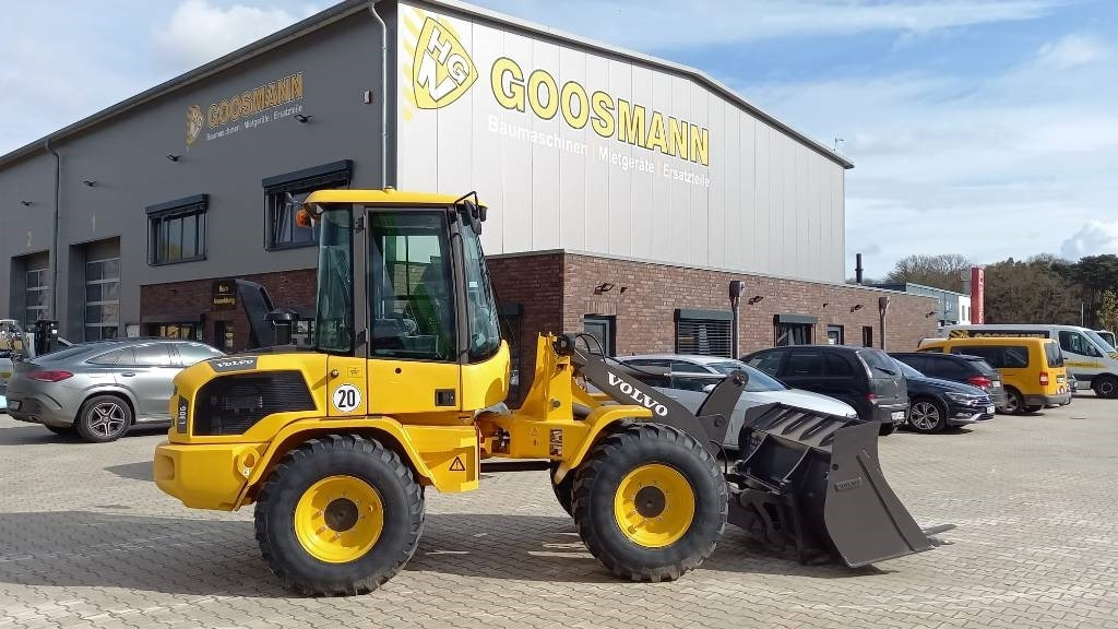 Volvo L 30 G - Carregadeira de rodas: foto 1 Volvo L 30 G - Carregadeira de rodas: foto 1