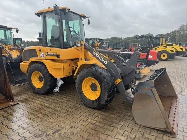 Volvo L 30 G  - Carregadeira de rodas: foto 1 Volvo L 30 G  - Carregadeira de rodas: foto 1
