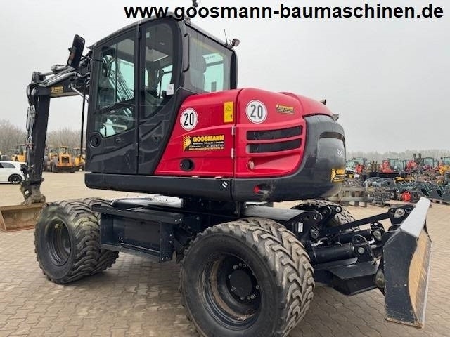 Yanmar B 110 W - Escavadeira de rodas: foto 1 Yanmar B 110 W - Escavadeira de rodas: foto 1