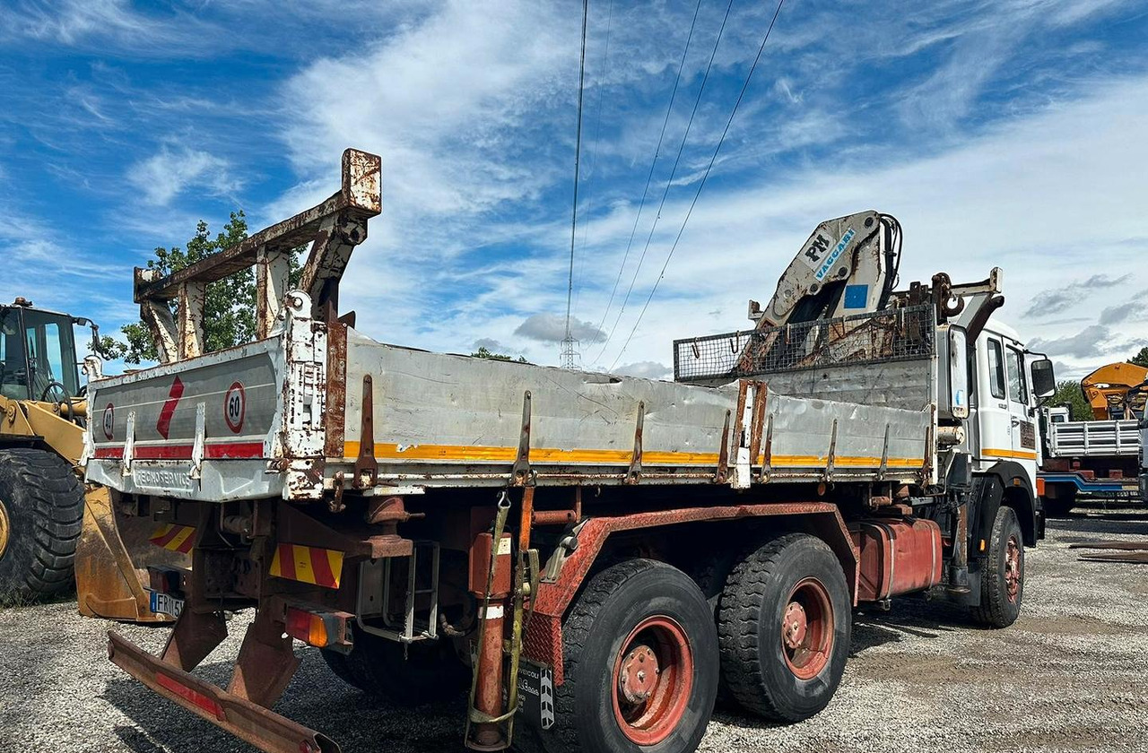 Iveco 330 26 con gru - Camião de caixa aberta/ Plataforma, Caminhão grua: foto 4 Iveco 330 26 con gru - Camião de caixa aberta/ Plataforma, Caminhão grua: foto 4
