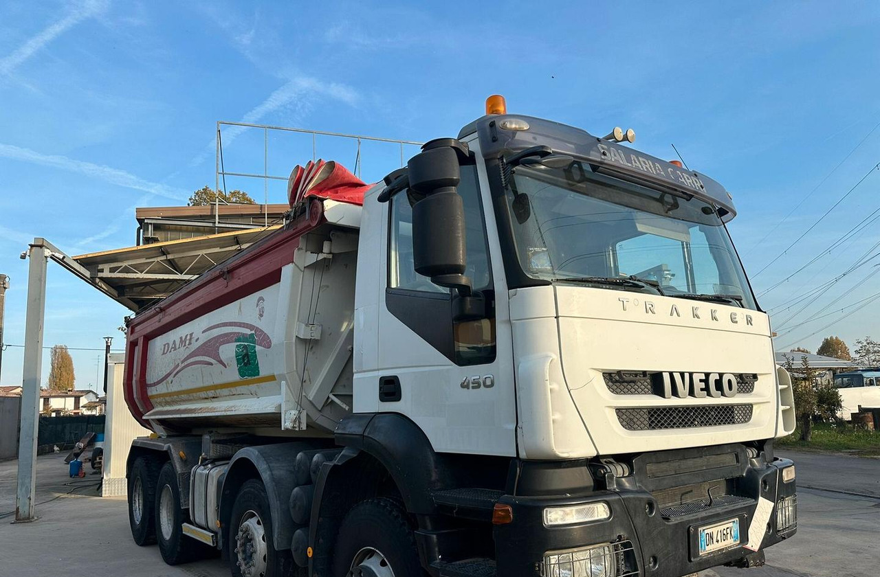 Iveco Trakker 450 4 assi euro 5 - Caminhão basculante: foto 1 Iveco Trakker 450 4 assi euro 5 - Caminhão basculante: foto 1