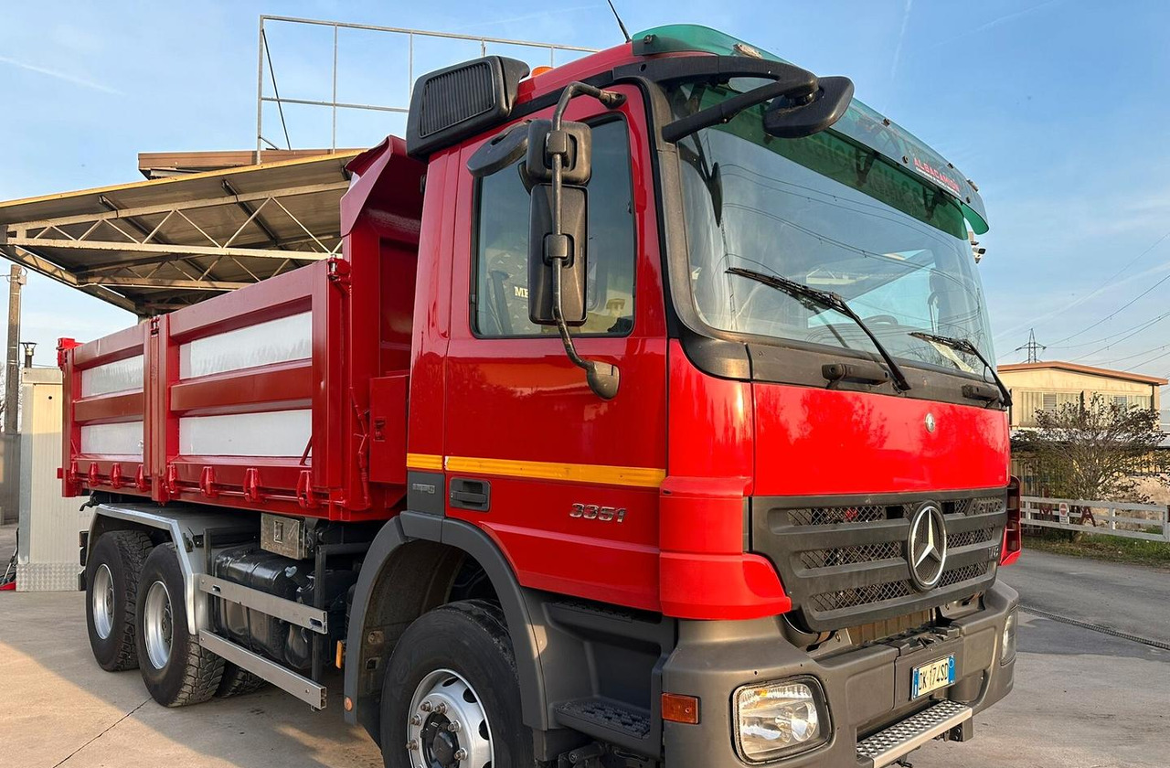 Mercedes Actros 3 assi 33 51 euro 5 - Camião de caixa aberta/ Plataforma: foto 1 Mercedes Actros 3 assi 33 51 euro 5 - Camião de caixa aberta/ Plataforma: foto 1
