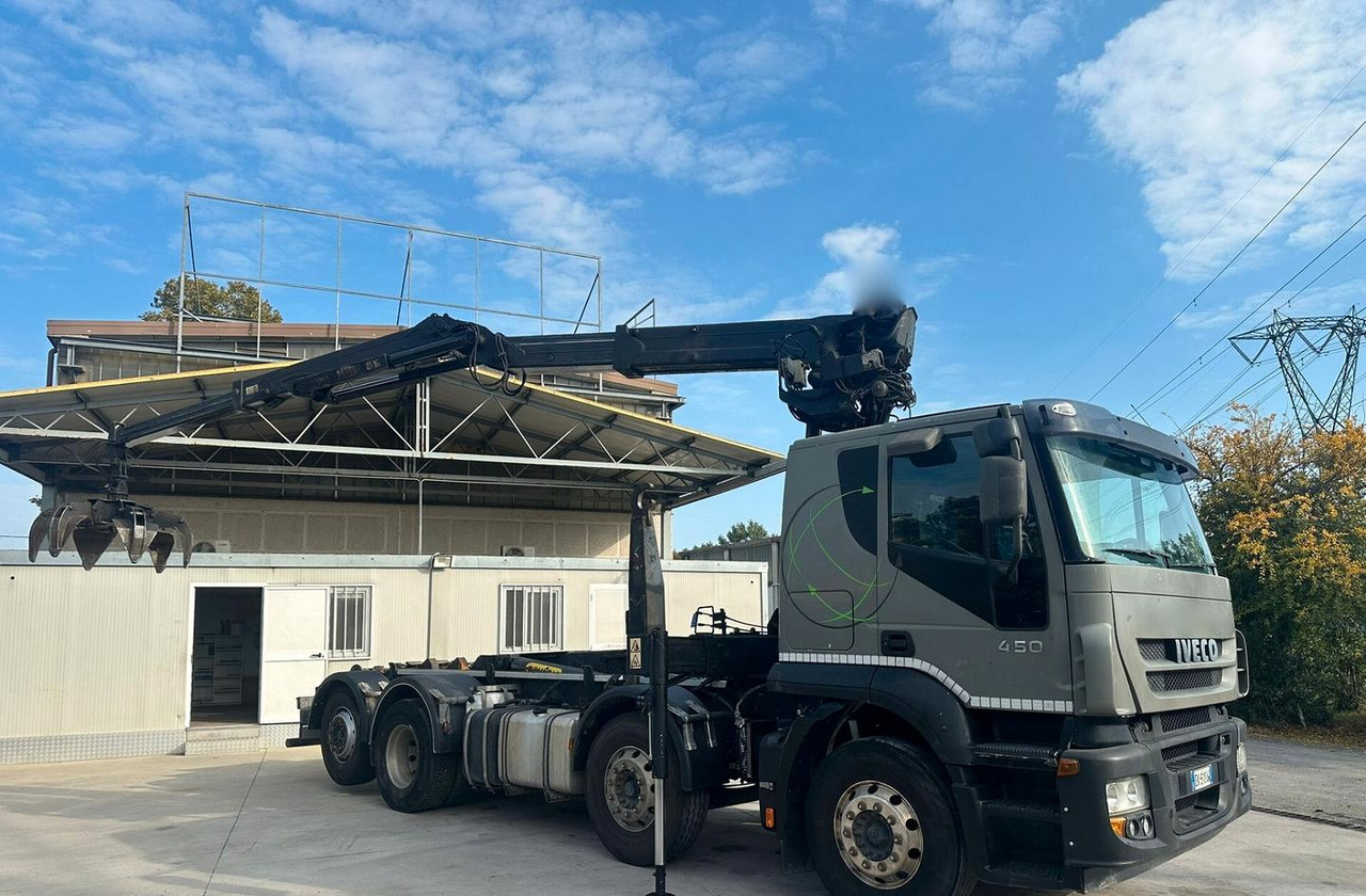 Motrice Iveco scarrabile con gru caricante - Caminhão polibenne, Caminhão grua: foto 4 Motrice Iveco scarrabile con gru caricante - Caminhão polibenne, Caminhão grua: foto 4