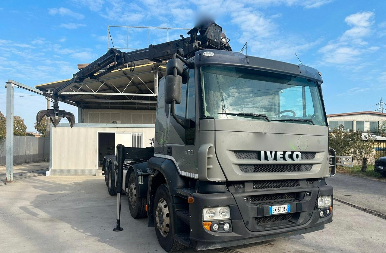 Motrice Iveco scarrabile con gru caricante - Caminhão polibenne, Caminhão grua: foto 2 Motrice Iveco scarrabile con gru caricante - Caminhão polibenne, Caminhão grua: foto 2