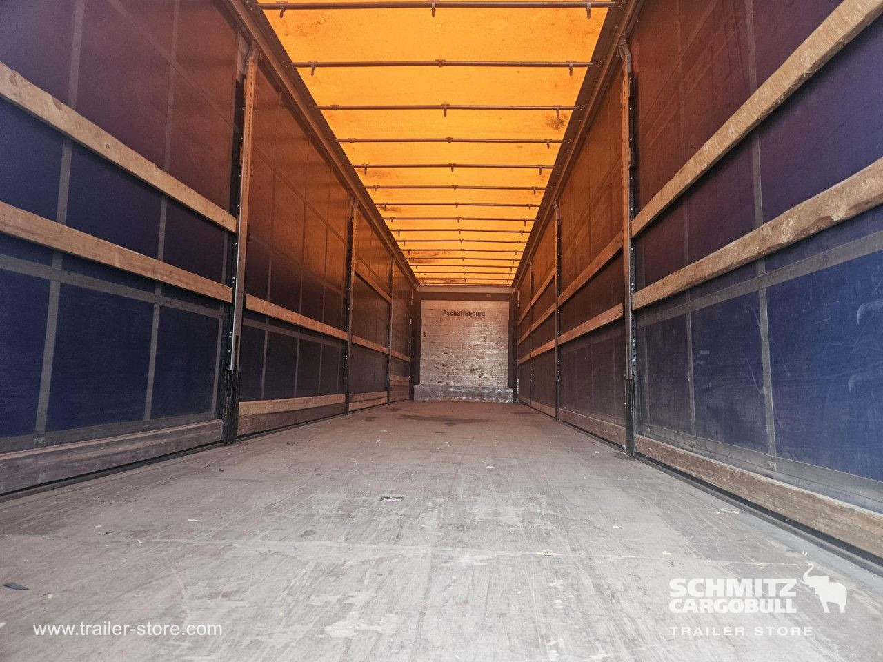 SCHMITZ Curtainsider Standard - Semi-reboque de lona: foto 5 SCHMITZ Curtainsider Standard - Semi-reboque de lona: foto 5