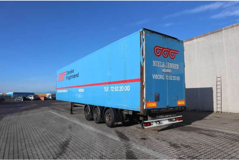 KEL-BERG 34 pl. Curtainsider/Planenauflieger/Gardintrailer - Semireboque furgão: foto 4 KEL-BERG 34 pl. Curtainsider/Planenauflieger/Gardintrailer - Semireboque furgão: foto 4