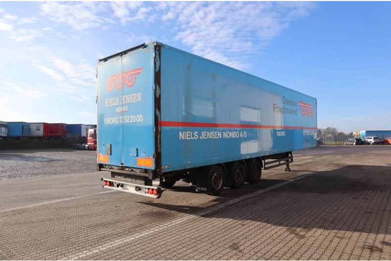 KEL-BERG 34 pl. Curtainsider/Planenauflieger/Gardintrailer - Semireboque furgão: foto 3 KEL-BERG 34 pl. Curtainsider/Planenauflieger/Gardintrailer - Semireboque furgão: foto 3