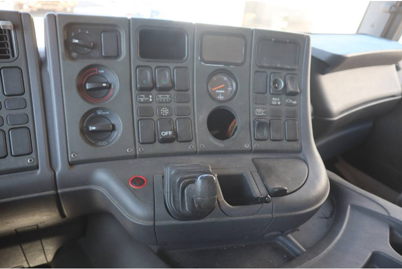 Caminhão com lona Scania P 94-230 Curtainsider/Plane/Gardin: foto 11