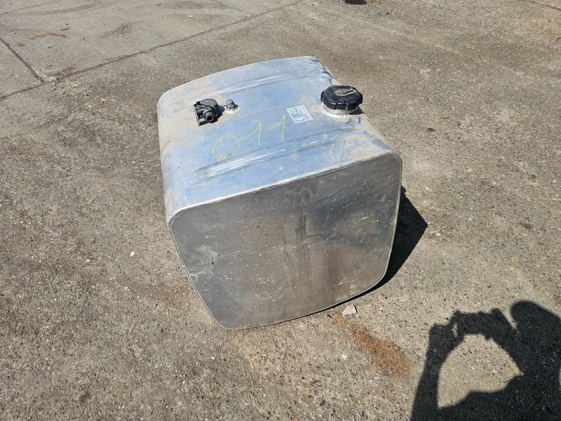 ACGB 787 Mercedes Actros - A6624703501 - Dieseltank 290 Liter - Tanque de combustível de Caminhão: foto 1 ACGB 787 Mercedes Actros - A6624703501 - Dieseltank 290 Liter - Tanque de combustível de Caminhão: foto 1