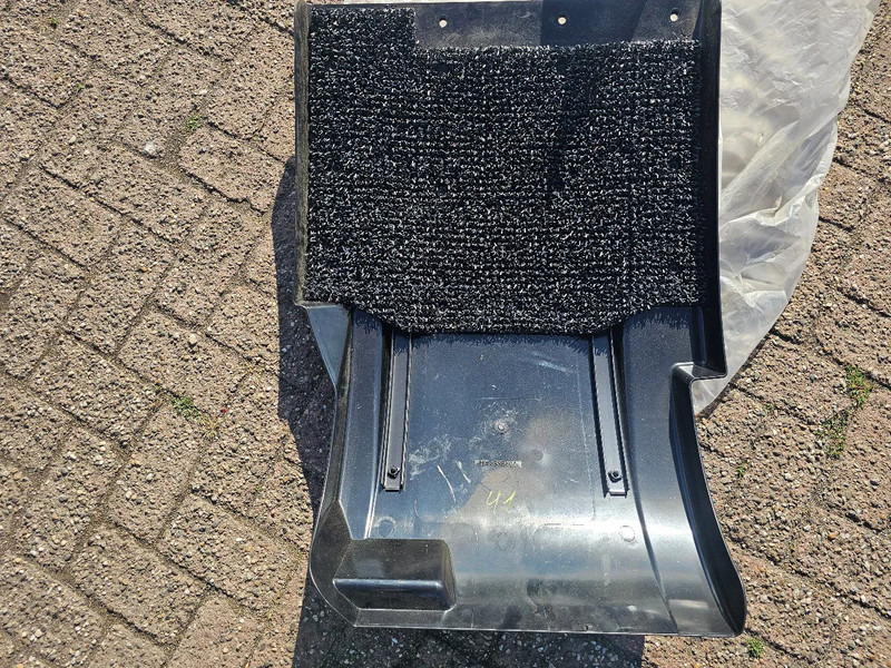 DAF Spatbord Rechtsvoor - 2042661 - Carroceria e exterior de Caminhão: foto 4 DAF Spatbord Rechtsvoor - 2042661 - Carroceria e exterior de Caminhão: foto 4
