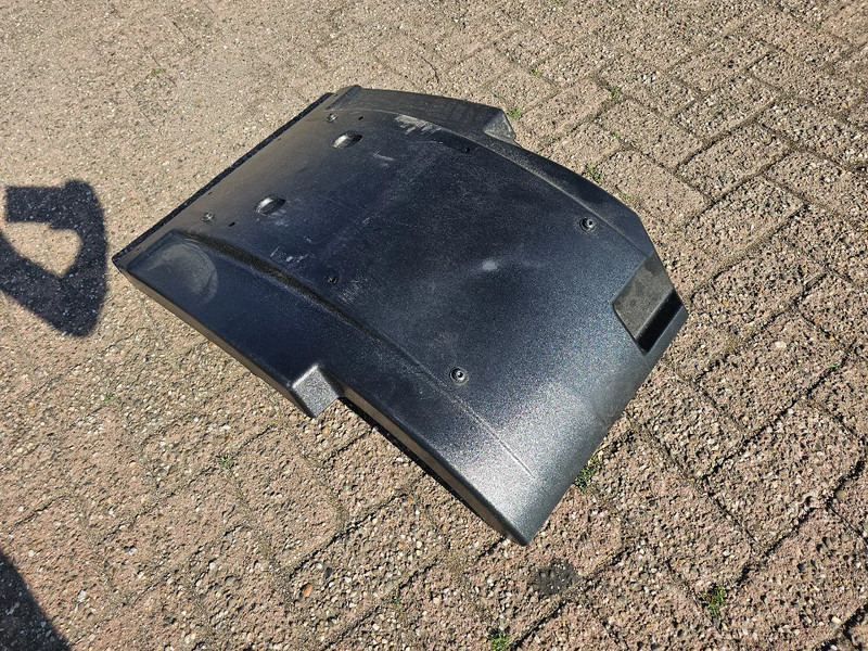 DAF Spatbord Rechtsvoor - 2042661 - Carroceria e exterior de Caminhão: foto 2 DAF Spatbord Rechtsvoor - 2042661 - Carroceria e exterior de Caminhão: foto 2