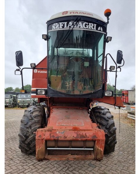 Laverda 3550 R - Ceifeira debulhadora: foto 2 Laverda 3550 R - Ceifeira debulhadora: foto 2