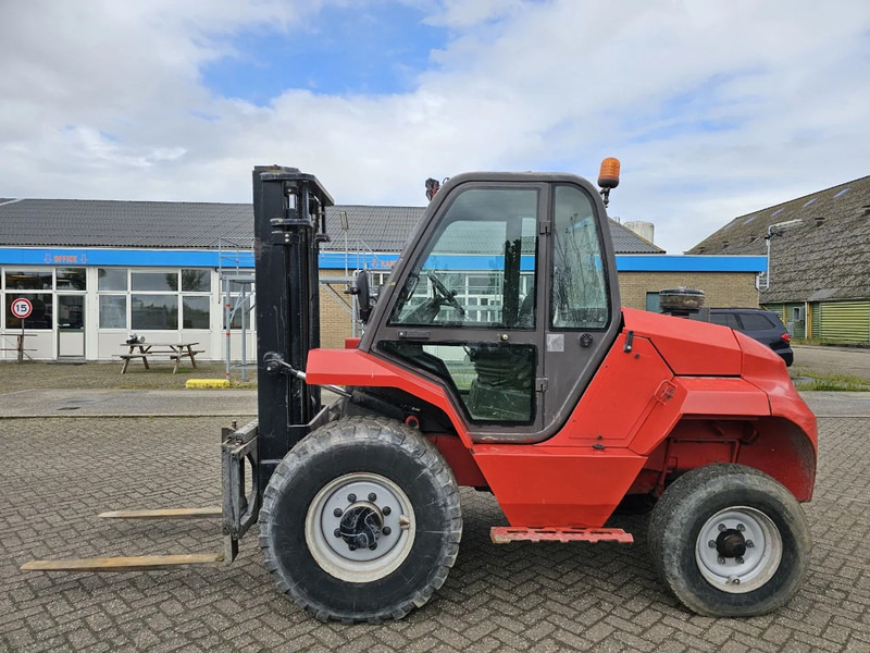 Manitou M 30-2 4ST3B - Empilhador todo-o-terreno: foto 1 Manitou M 30-2 4ST3B - Empilhador todo-o-terreno: foto 1