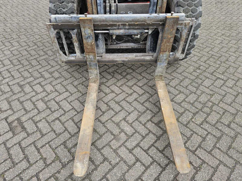 Manitou M 30-2 4ST3B - Empilhador todo-o-terreno: foto 4 Manitou M 30-2 4ST3B - Empilhador todo-o-terreno: foto 4