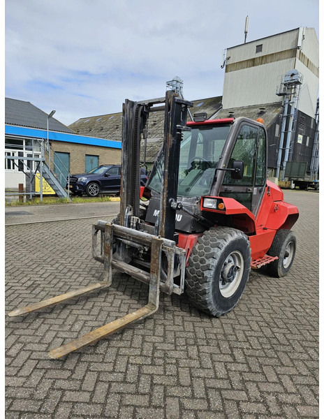 Manitou M 30-2 4ST3B - Empilhador todo-o-terreno: foto 2 Manitou M 30-2 4ST3B - Empilhador todo-o-terreno: foto 2