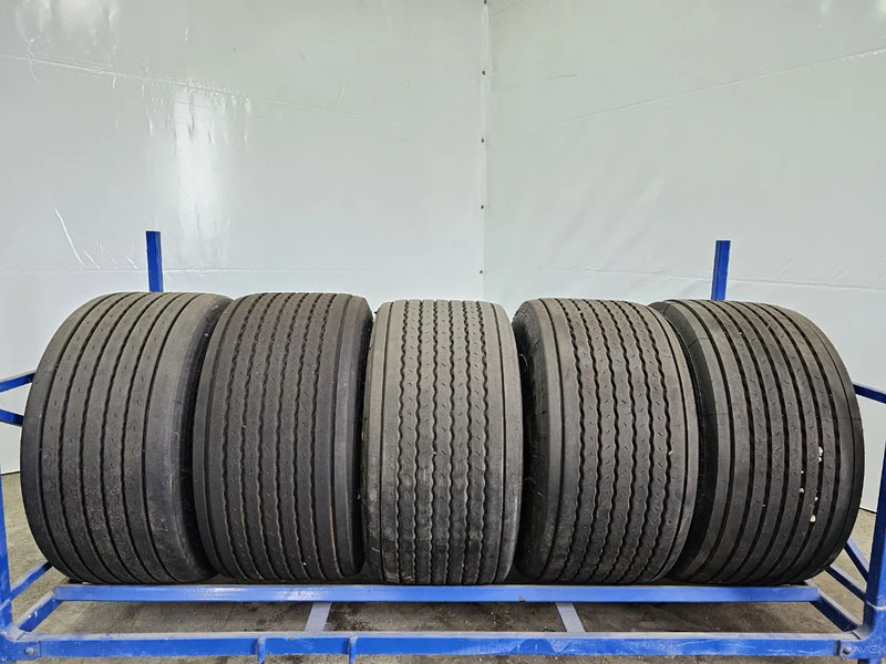Michelin 50x 445/45R19.5 - Pneu de Caminhão: foto 1 Michelin 50x 445/45R19.5 - Pneu de Caminhão: foto 1