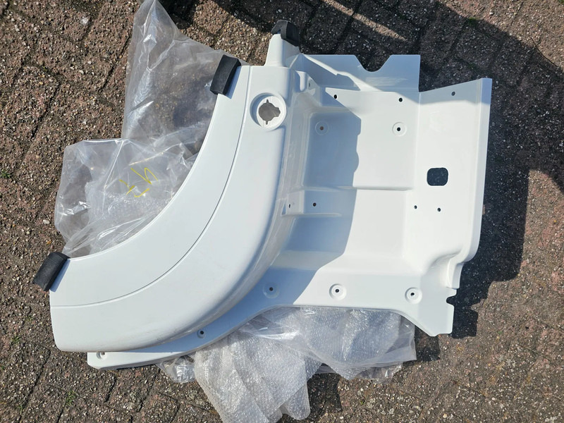 MAN Spatscherm TGA Links - X0134814 - Peça de reposição de Caminhão: foto 1 MAN Spatscherm TGA Links - X0134814 - Peça de reposição de Caminhão: foto 1