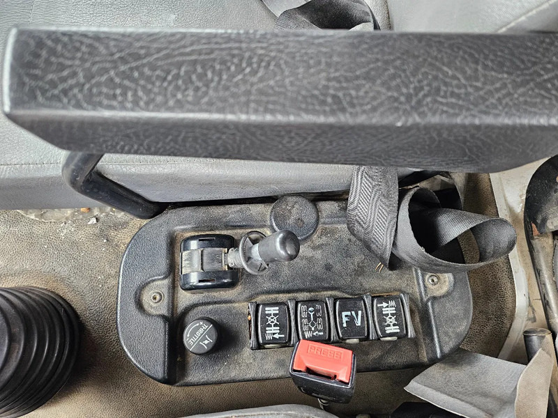 Carro de bombeiro Renault M210 Arbois 3500L: foto 14