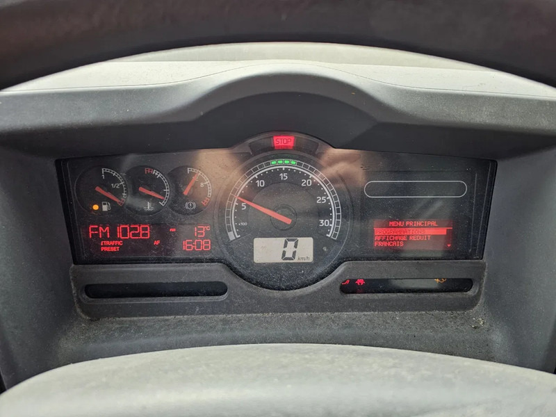 Caminhão com lona Renault Premium 270 DXI - Manual: foto 10