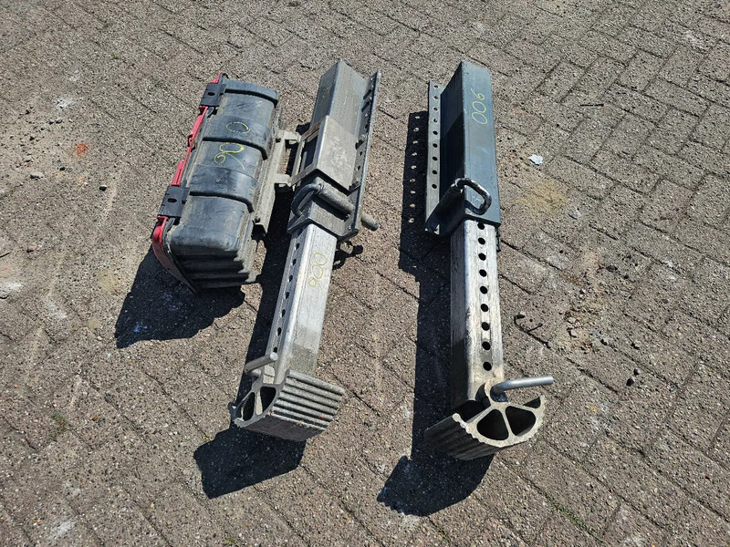 Jost Aluminium trailer steunpoot - 25KG - Estrutura/ Châssis de Caminhão: foto 2 Jost Aluminium trailer steunpoot - 25KG - Estrutura/ Châssis de Caminhão: foto 2