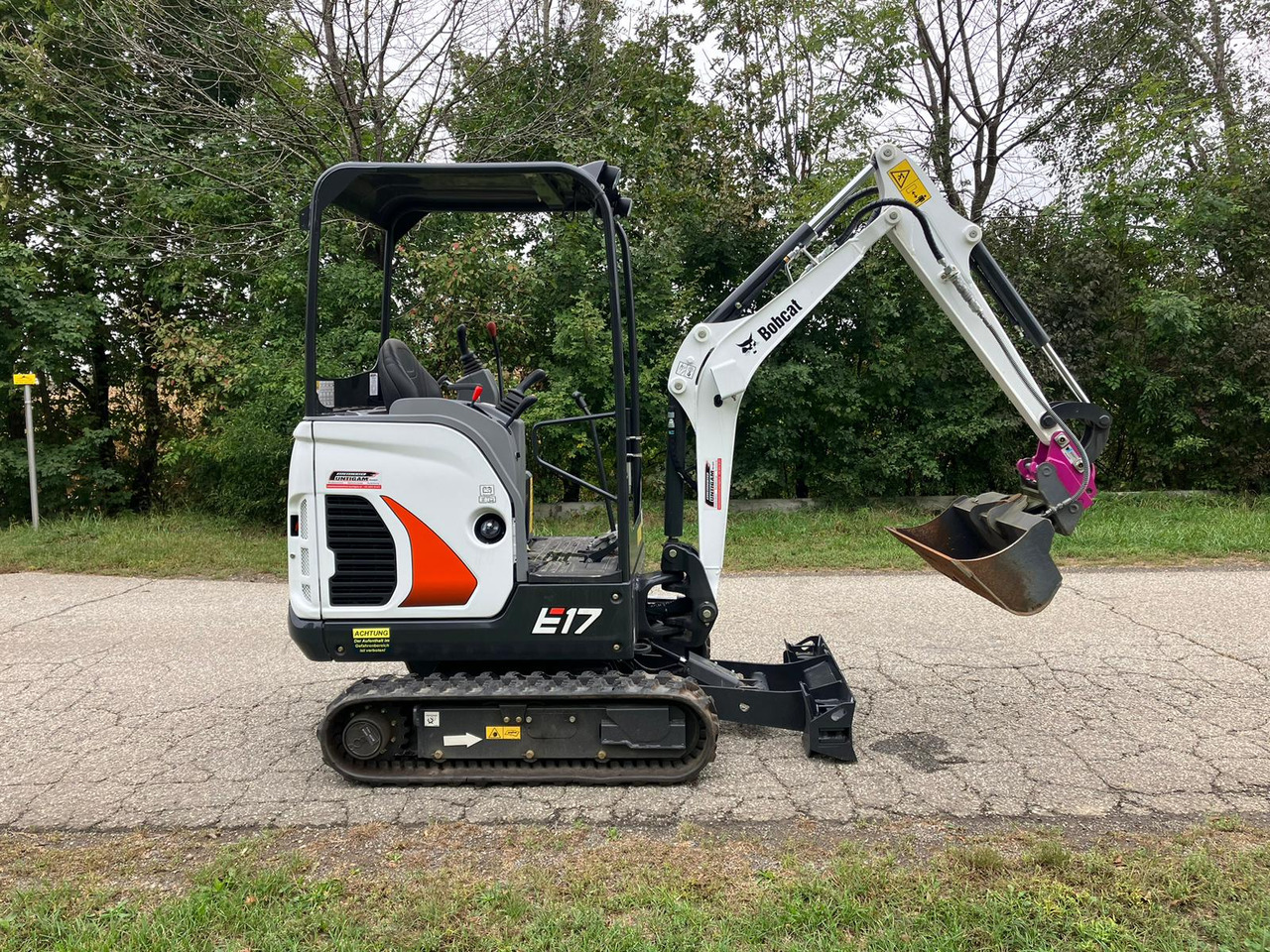 BOBCAT E17 - Mini escavadeira: foto 2 BOBCAT E17 - Mini escavadeira: foto 2