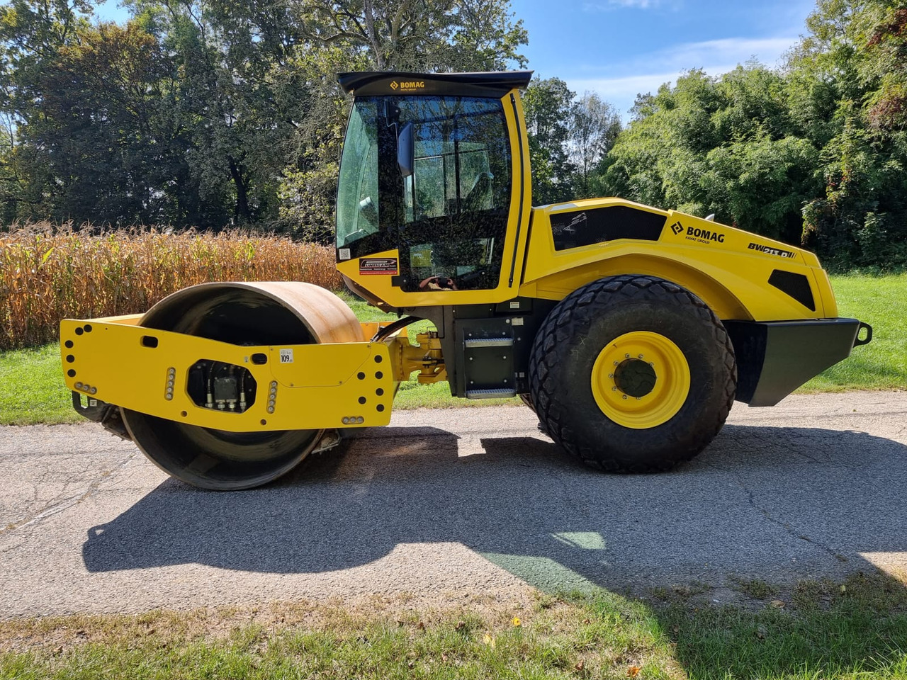 BOMAG BW 213 D-5 PL - Rolo: foto 1 BOMAG BW 213 D-5 PL - Rolo: foto 1