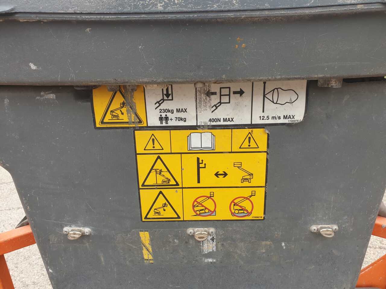 Plataforma telescópica JLG 400 S: foto 18