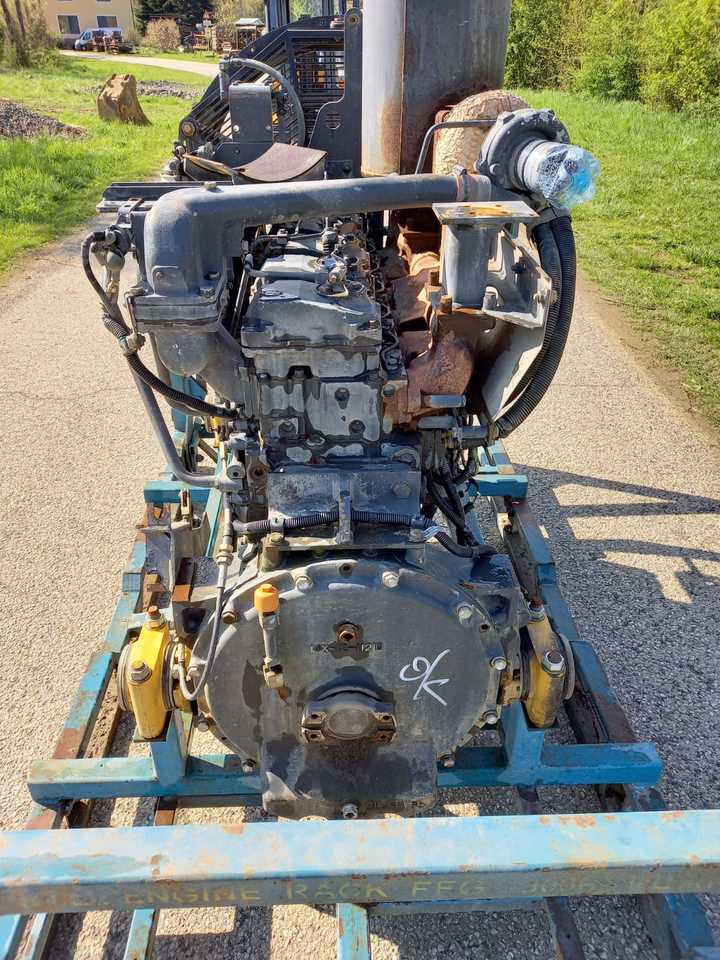 KOMATSU S6D125E-2 - Motor de Buldôzer: foto 3 KOMATSU S6D125E-2 - Motor de Buldôzer: foto 3