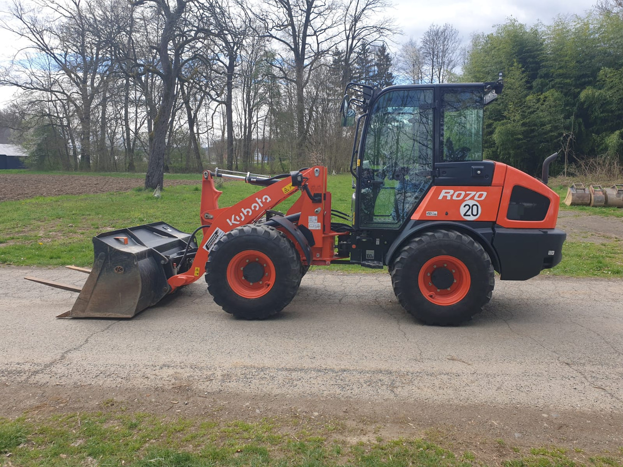KUBOTA R 070 - Carregadeira de rodas: foto 1 KUBOTA R 070 - Carregadeira de rodas: foto 1