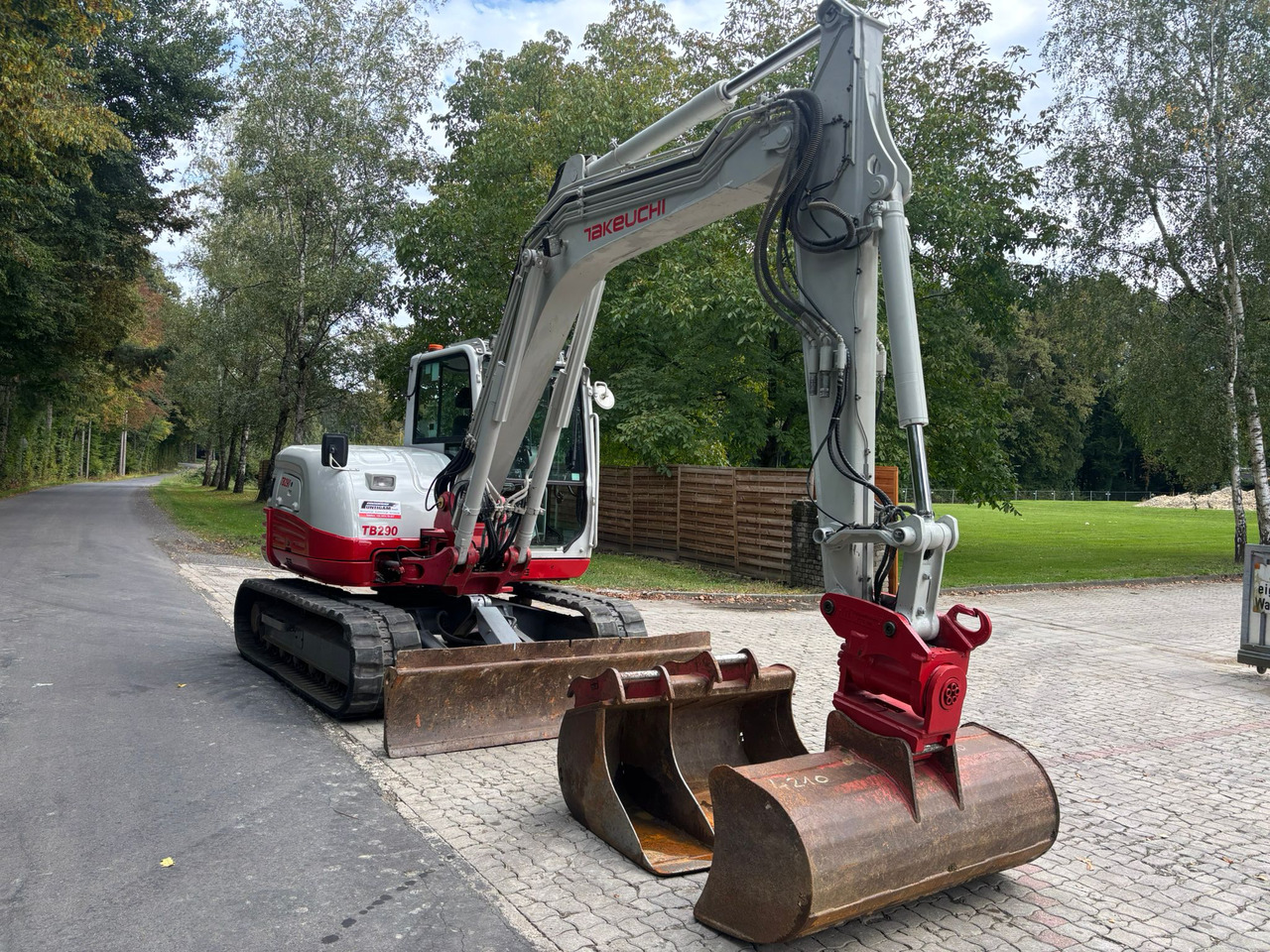 TAKEUCHI TB 290 - Mini escavadeira: foto 4 TAKEUCHI TB 290 - Mini escavadeira: foto 4