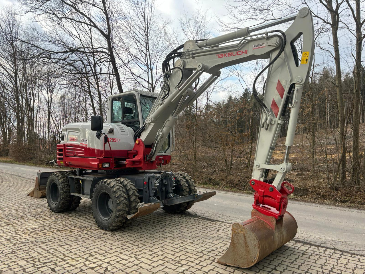 TAKEUCHI TB 295 W - Escavadeira de rodas: foto 4 TAKEUCHI TB 295 W - Escavadeira de rodas: foto 4