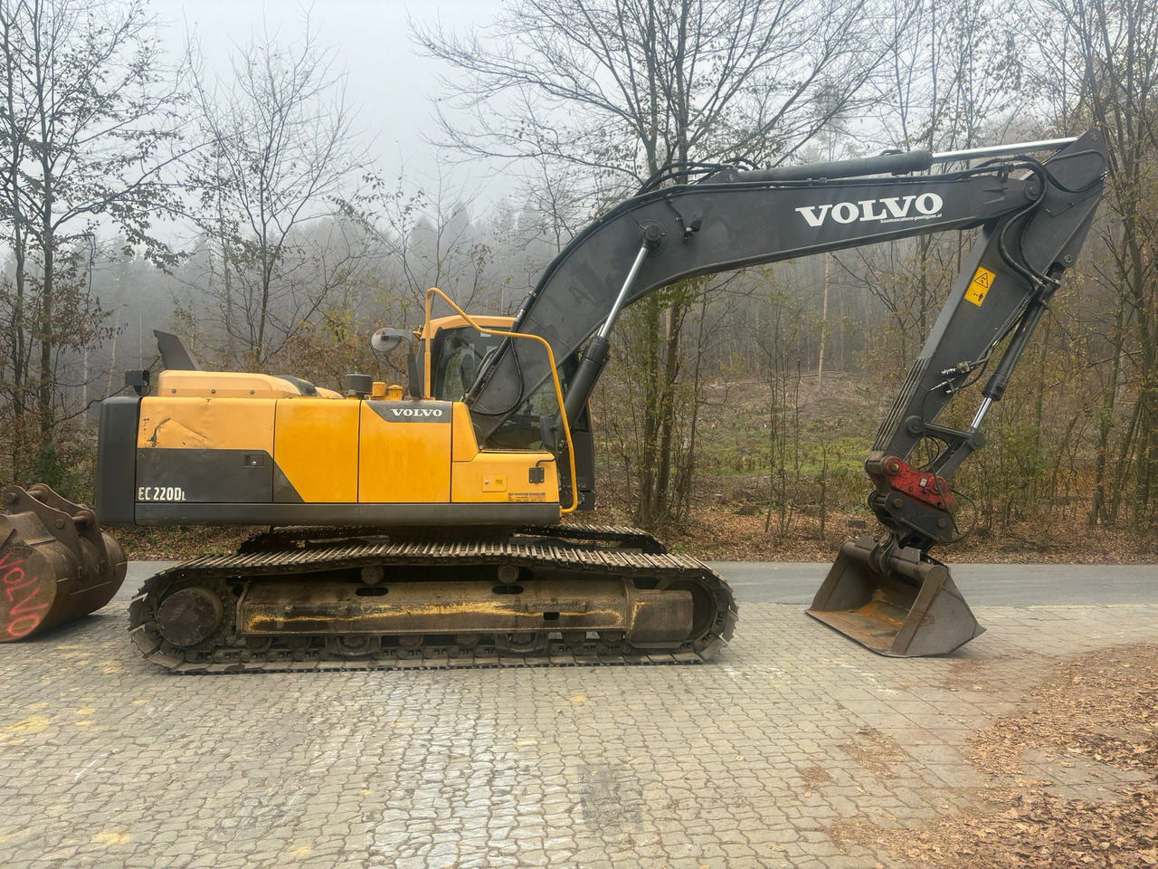 Volvo EC 220 DL - Escavadora de rastos: foto 2 Volvo EC 220 DL - Escavadora de rastos: foto 2