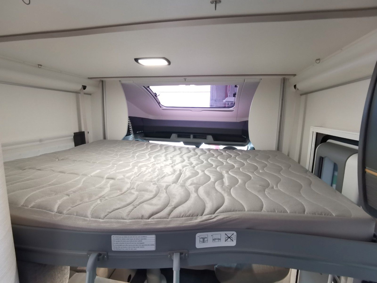 Locação de  Chausson 627 GA TITANIUM -PREMIUM /EINZELBETTEN & HUBBETT Chausson 627 GA TITANIUM -PREMIUM /EINZELBETTEN & HUBBETT: foto 20