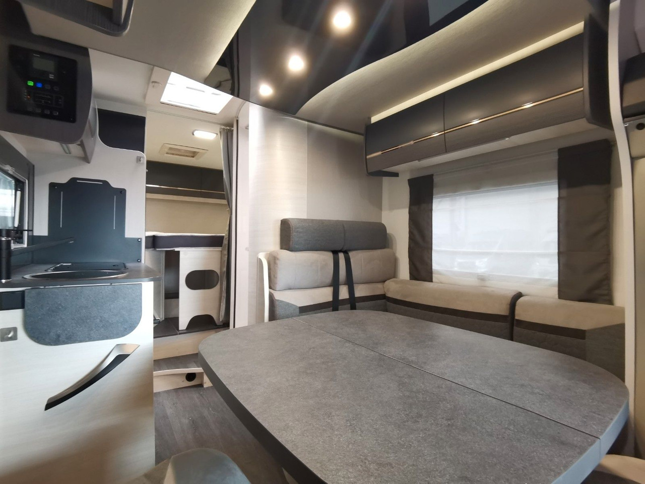 Locação de  Chausson 627 GA TITANIUM -PREMIUM /EINZELBETTEN & HUBBETT Chausson 627 GA TITANIUM -PREMIUM /EINZELBETTEN & HUBBETT: foto 15