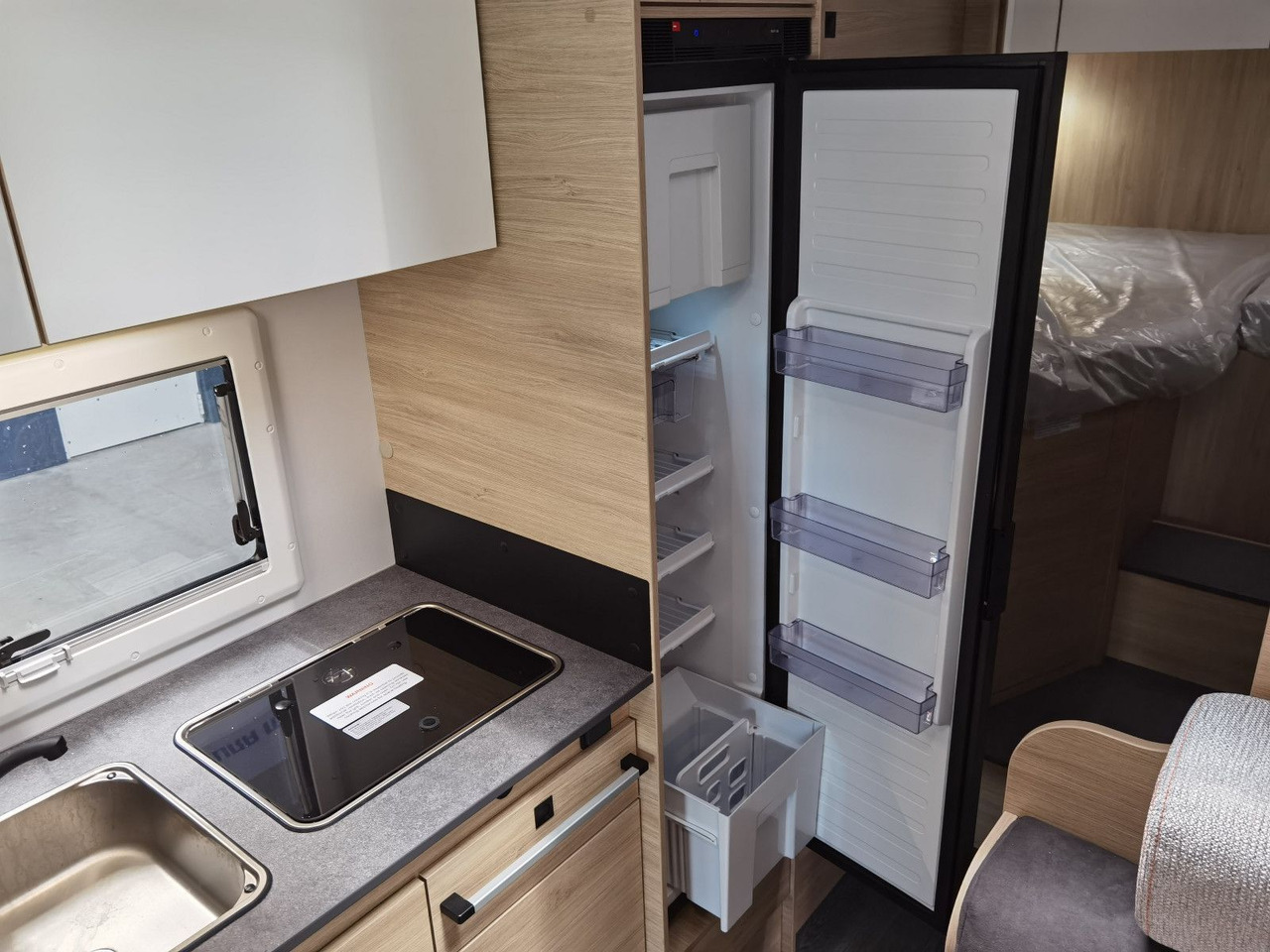 Autocaravana capucine Chausson C 727 FIRST LINE /140PS / EINZELBETTEN & ALKOVEN: foto 18
