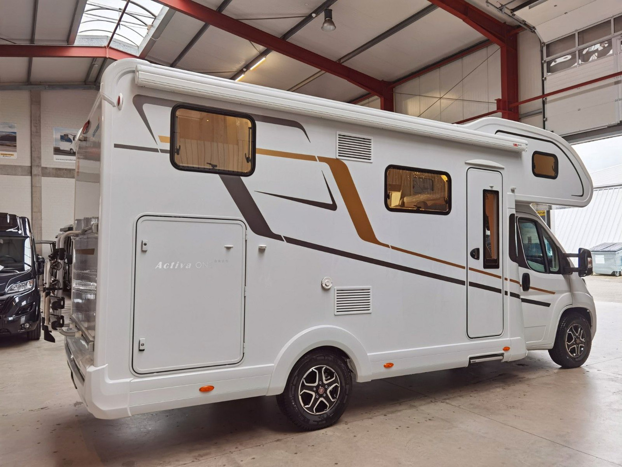 Eura Mobil ACTIVA ONE 690 HB / 180PS-40H MAXI/ PANORAMADACH - Autocaravana capucine: foto 4 Eura Mobil ACTIVA ONE 690 HB / 180PS-40H MAXI/ PANORAMADACH - Autocaravana capucine: foto 4