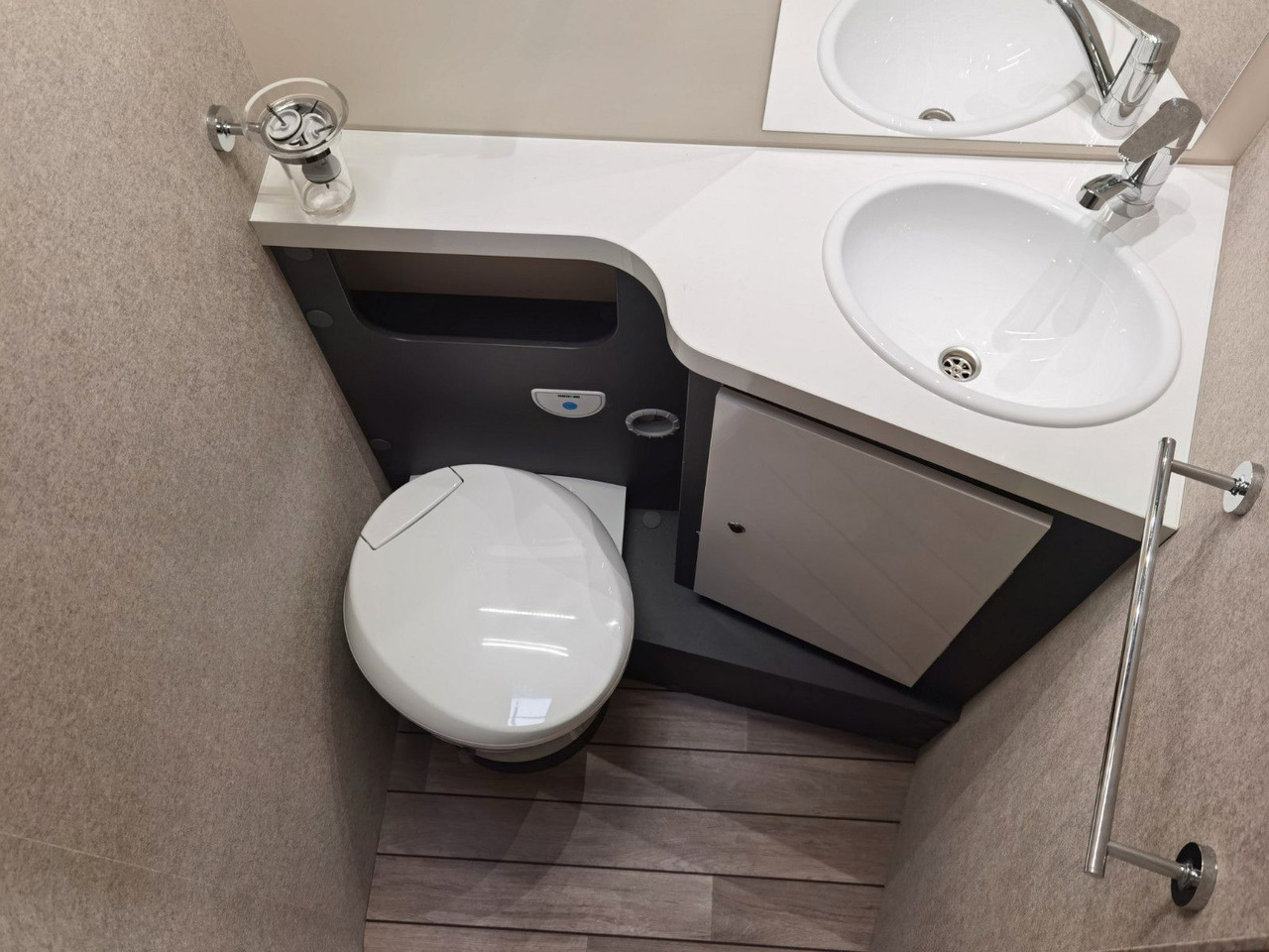 Autocaravana perfilada Forster T 745 EB /-2025-/ 140PS / EINZELBETTEN & RAUMBAD: foto 22 Autocaravana perfilada Forster T 745 EB /-2025-/ 140PS / EINZELBETTEN & RAUMBAD: foto 22