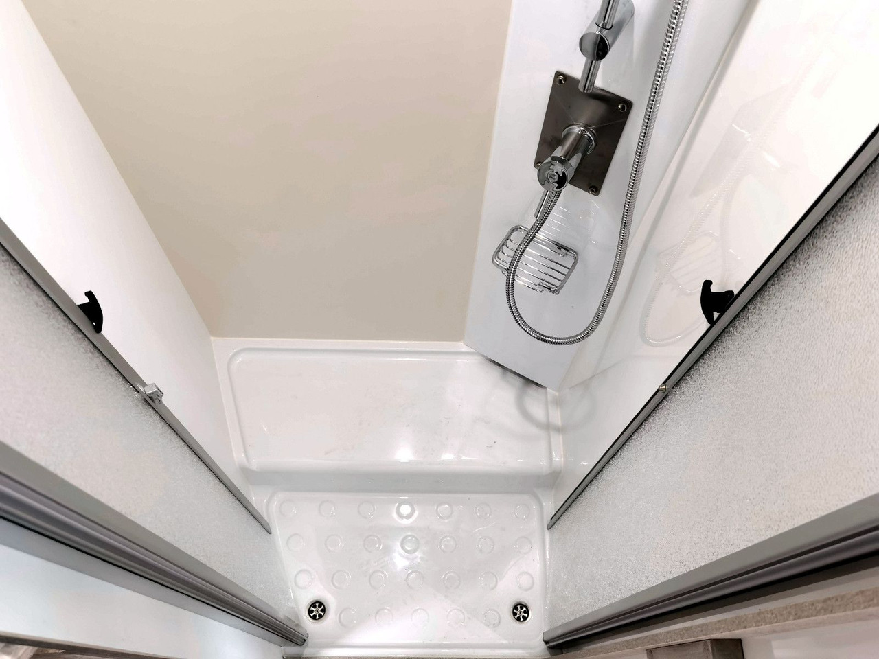 Autocaravana perfilada nuevo Forster T 745 EB /-MODELL 2025- / EINZELBETTEN & RAUMBAD: foto 22