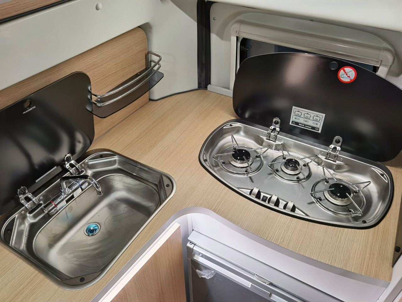 Campervan Karmann DEXTER 550 / 140PS / CONCEPT - PAKET & HUBBETT Karmann DEXTER 550 / 140PS / CONCEPT - PAKET & HUBBETT: foto 15 Campervan Karmann DEXTER 550 / 140PS / CONCEPT - PAKET & HUBBETT Karmann DEXTER 550 / 140PS / CONCEPT - PAKET & HUBBETT: foto 15