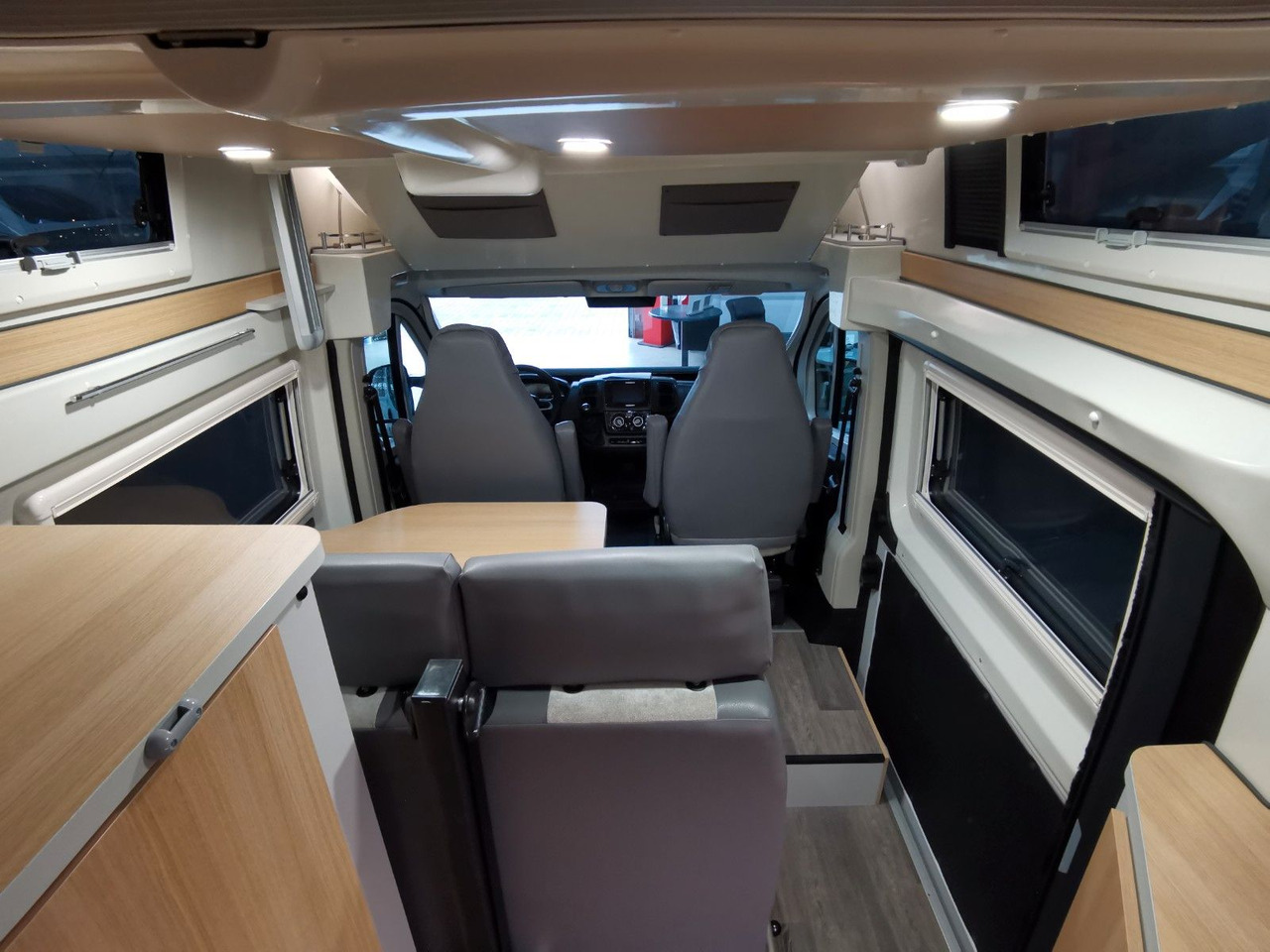 Campervan Karmann DEXTER 550 / 140PS / CONCEPT - PAKET & HUBBETT Karmann DEXTER 550 / 140PS / CONCEPT - PAKET & HUBBETT: foto 21 Campervan Karmann DEXTER 550 / 140PS / CONCEPT - PAKET & HUBBETT Karmann DEXTER 550 / 140PS / CONCEPT - PAKET & HUBBETT: foto 21