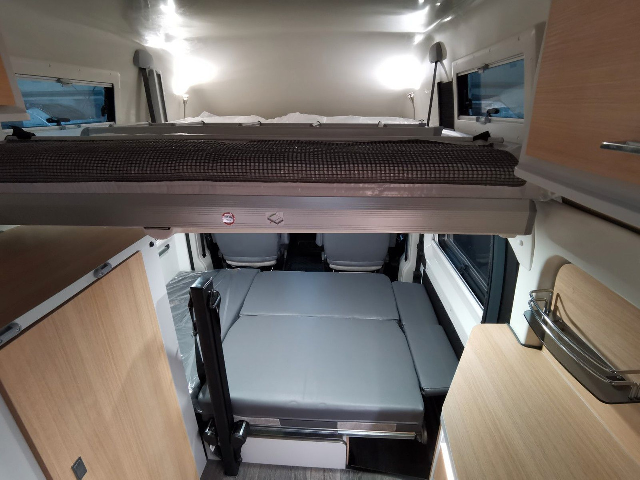 Campervan Karmann DEXTER 550 / 140PS / CONCEPT - PAKET & HUBBETT Karmann DEXTER 550 / 140PS / CONCEPT - PAKET & HUBBETT: foto 19 Campervan Karmann DEXTER 550 / 140PS / CONCEPT - PAKET & HUBBETT Karmann DEXTER 550 / 140PS / CONCEPT - PAKET & HUBBETT: foto 19