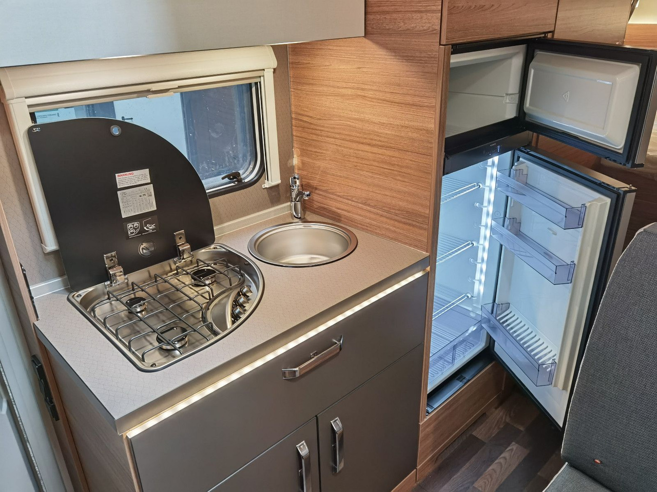 Locação de  Weinsberg CARAHOME 650 DG / - MODELL 2025 - / 140 PS Weinsberg CARAHOME 650 DG / - MODELL 2025 - / 140 PS: foto 19