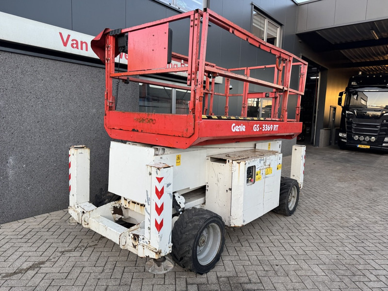 Genie GS 3369 RT Hoogwerker / Arbeitsbuhne 12mtr werkhoogte 4x4 Kubota DIESEL 2013 - Plataforma de Tijera/ Plataforma de tesoura: foto 3 Genie GS 3369 RT Hoogwerker / Arbeitsbuhne 12mtr werkhoogte 4x4 Kubota DIESEL 2013 - Plataforma de Tijera/ Plataforma de tesoura: foto 3