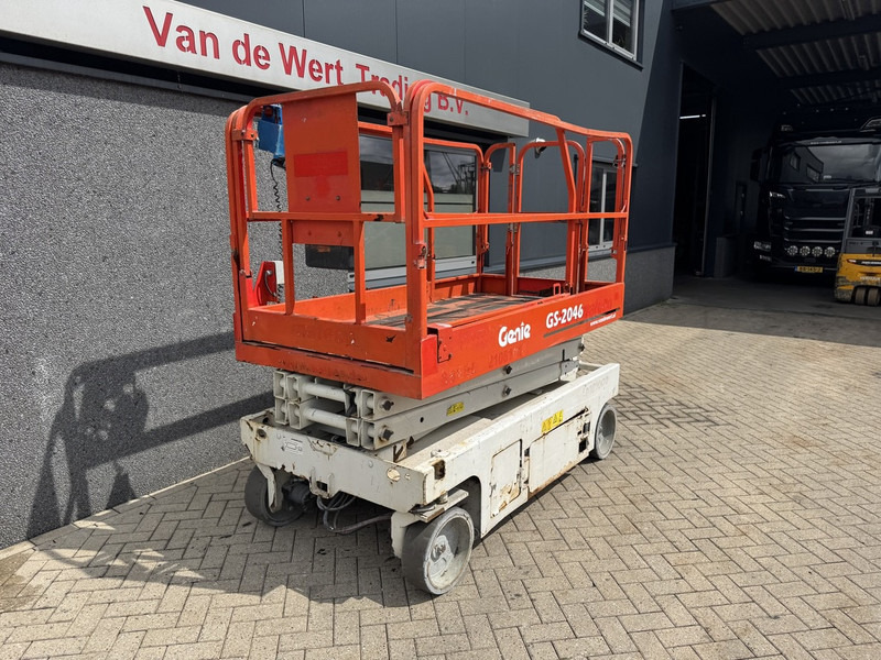 Genie GS2046 schaarlift schaar hoogwerker 2012 uur 8mtr werkhoogte - Plataforma de Tijera/ Plataforma de tesoura: foto 3 Genie GS2046 schaarlift schaar hoogwerker 2012 uur 8mtr werkhoogte - Plataforma de Tijera/ Plataforma de tesoura: foto 3