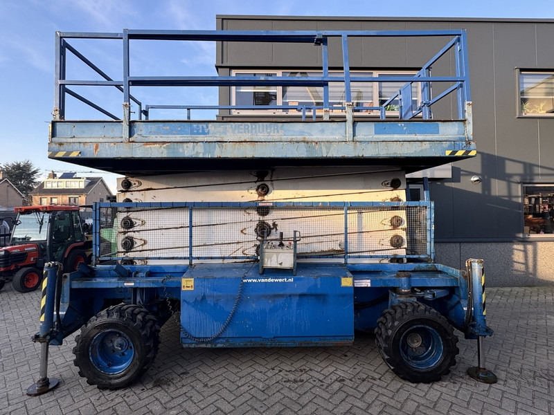 Holland lift Combistar B-195DL25 Schaarhoogwerker 22M Werkhoogte Hatz Diesel 4X4 2003 - Plataforma de Tijera/ Plataforma de tesoura: foto 2 Holland lift Combistar B-195DL25 Schaarhoogwerker 22M Werkhoogte Hatz Diesel 4X4 2003 - Plataforma de Tijera/ Plataforma de tesoura: foto 2